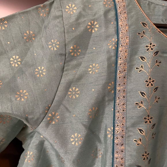 Janasya Indian Women's Green Foil Print Festive Wear Ethnic Dress for Women - Picture 3 of 5